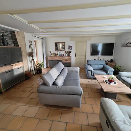 Les Volets Bleus Villa